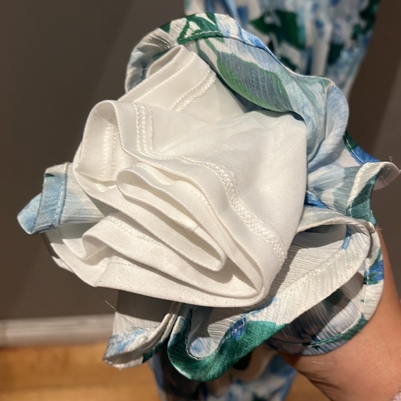 Line & Dot
Lisette Floral Long-Sleeve Maxi Dress - Picture 9 of 17